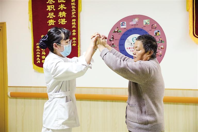 社區(qū)居家養(yǎng)老托起幸福夕陽(yáng)紅